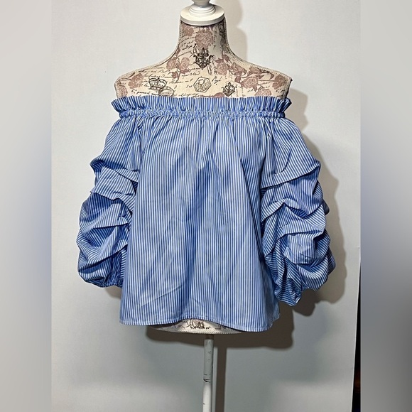 SADIE & LOVE Blue and white striped off shoulder ruffle top size M. - Picture 3 of 11